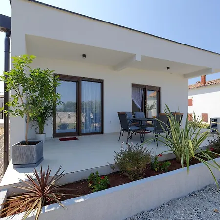 House Bronzin By Istra Vacation * קאנפאנאר