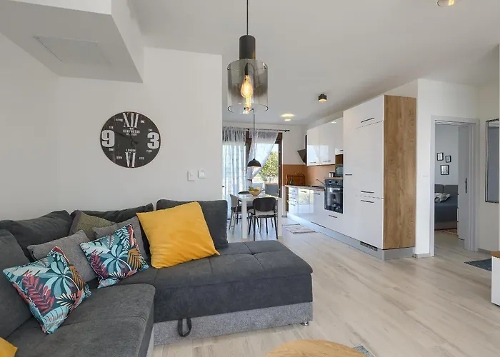 House Bronzin Semesterbostad