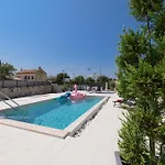 House Bronzin By Istra Vacation Holiday home
