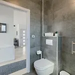House Bronzin By Istra Vacation *